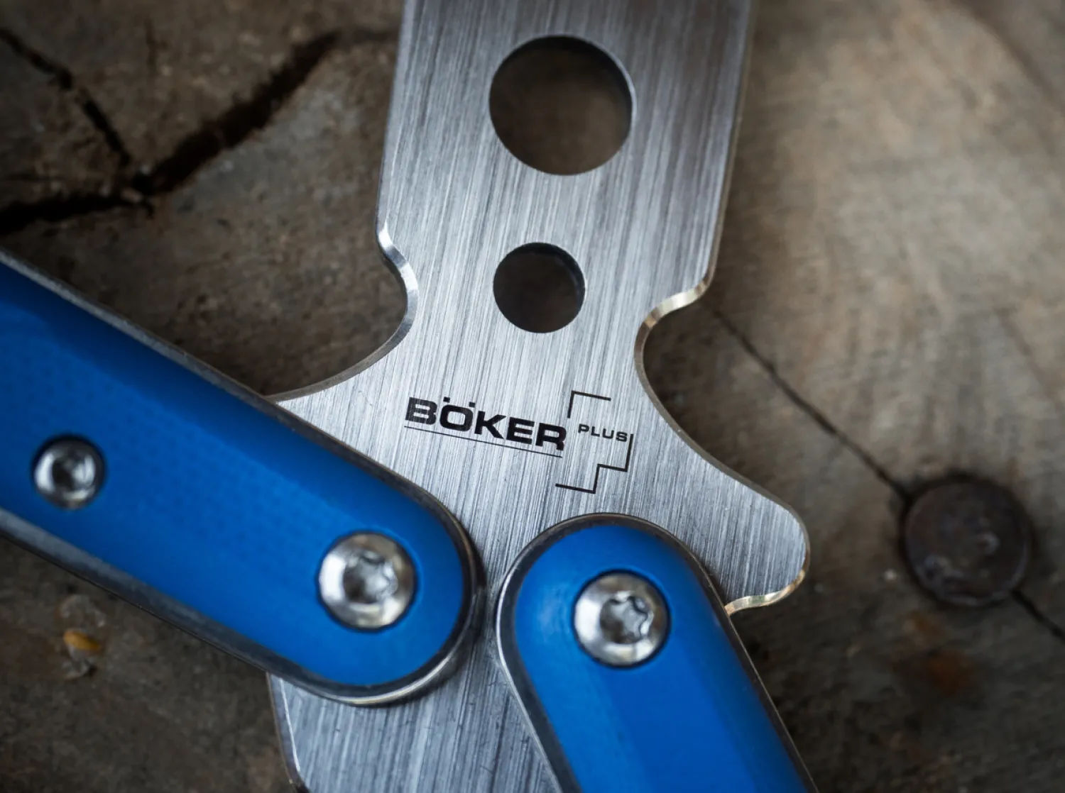 bhq_balisong_trainer_blue_7.webp Böker Plus BHQ Balisong Trainer Blue