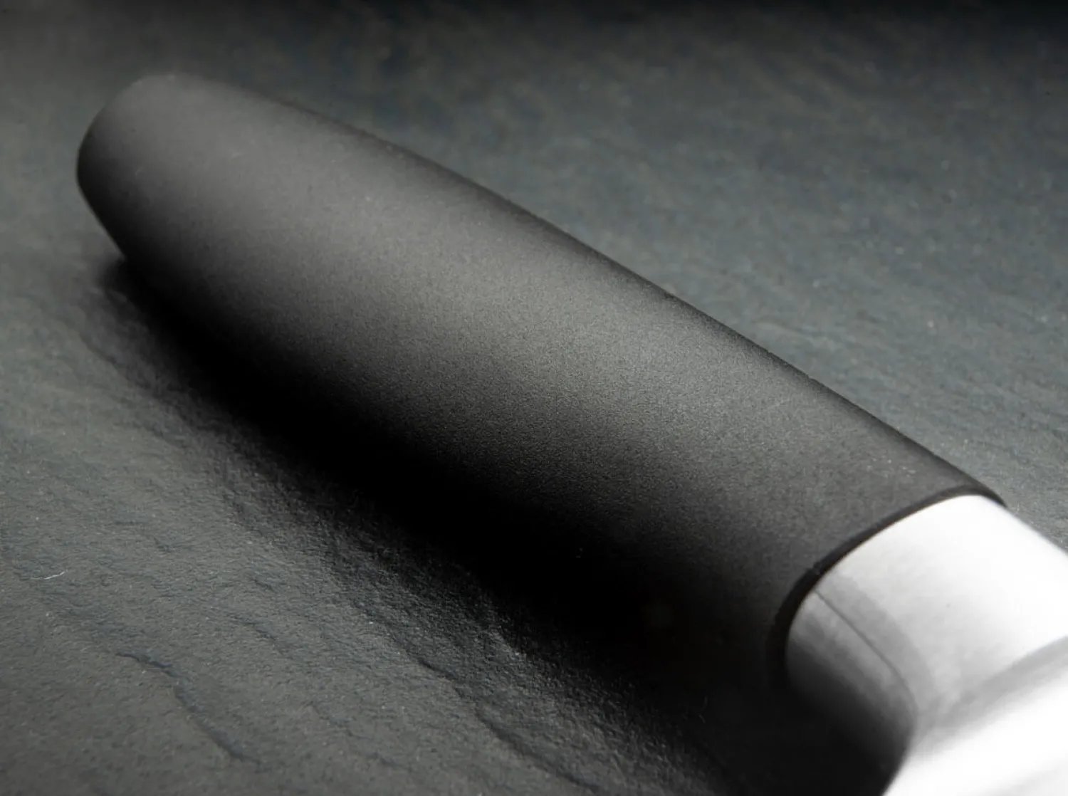 core_professional_santoku_1.webp Böker Manufaktur Solingen Core Professional Santoku mit Kullen
