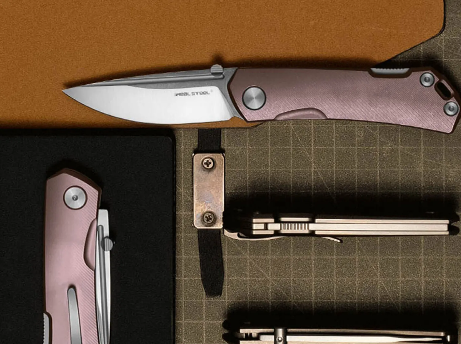 luna_maius_titanium_tan_b_1.webp Real Steel Luna Maius Titanium Tan Bronze