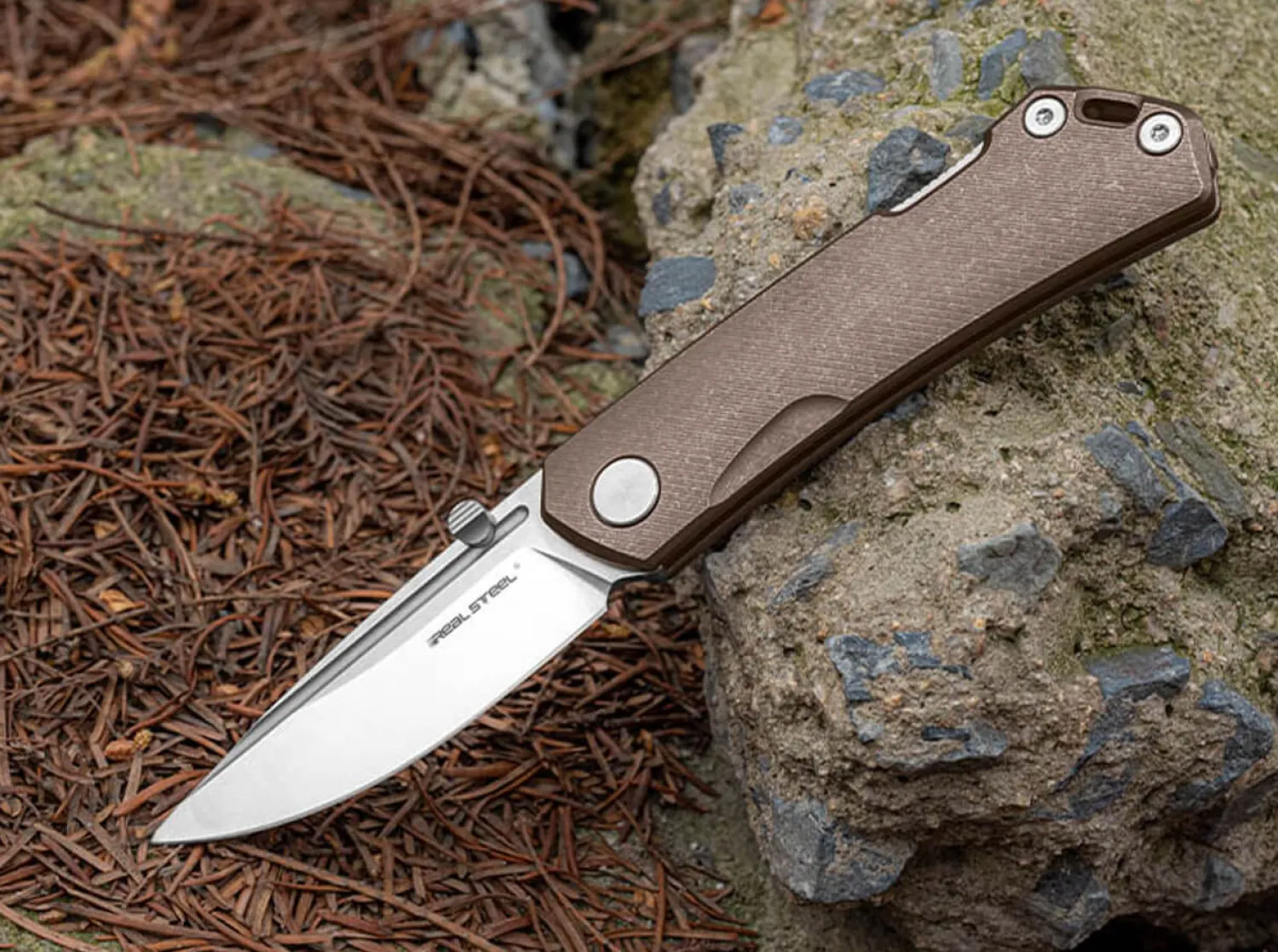 luna_maius_titanium_tan_b_2.webp Real Steel Luna Maius Titanium Tan Bronze