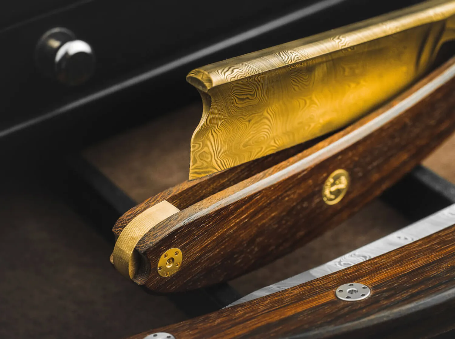 master_cutter_damast_gold_1-1.webp Böker Manufaktur Solingen Master Cutter Damast Gold